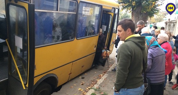 В Одесской области маршрутка с людьми во время движения провалилась под землю