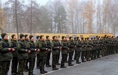 В Херсоне новобранец позвал девушку замуж, вызвав ее на плац