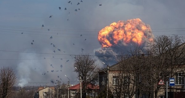 Взрывы на складе боеприпасов в Балаклее: двое саперов погибли