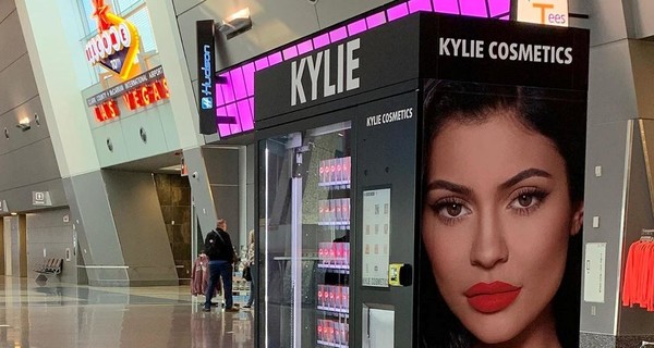 Кайли Дженнер продает контрольный пакет Kylie Cosmetics владельцу Max Factor