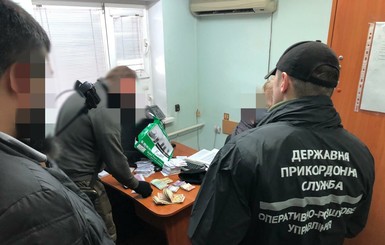 Контрабандная схема: у харьковских таможенников на работе нашли более 18,3 миллионов гривен