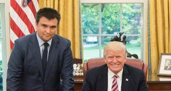 Климкин сравнил два фото на встрече с Трампом: свое и Лаврова 