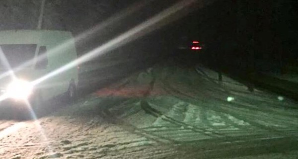 На Закарпатье снегом замело горные перевалы