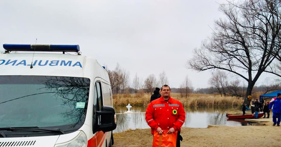 В Харькове после крещенского купания мужчину вернули с того света