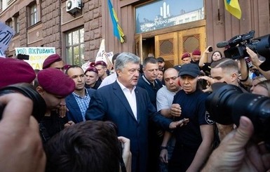 Порошенко в ГБР: депутаты от ЕС вызвали полицию 