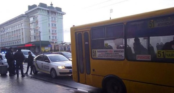 В Ровно подросток угнал маршрутку с людьми