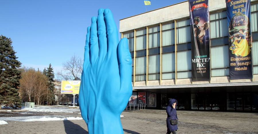 В Днепре труппу оперного театра отправили на карантин после гастролей в Европе