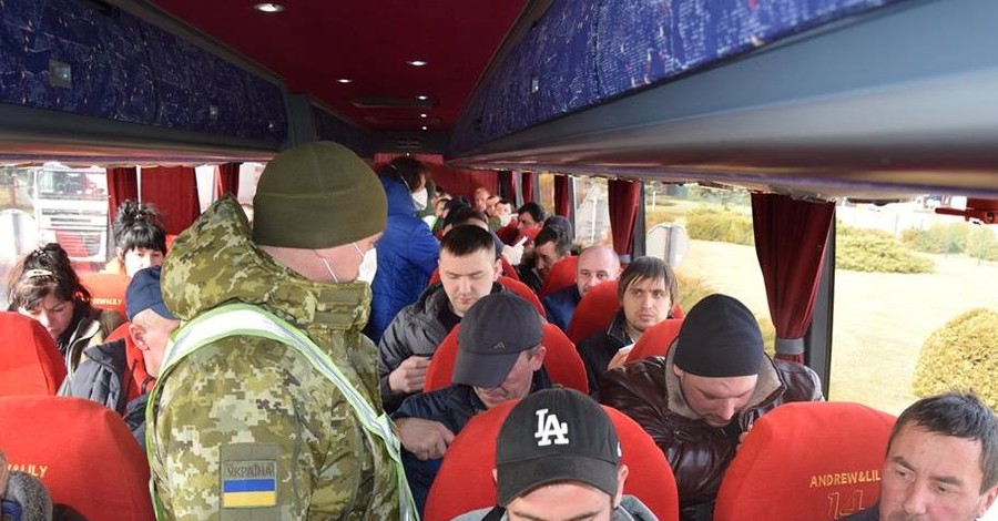 С 18 марта в Украине не работают метро, кафе, спортзалы и междугородний транспорт