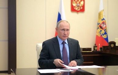 Путин заявил, что Россия может сократить добычу нефти и взаимодействовать с США