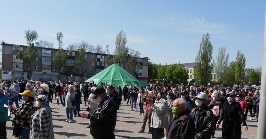 В Покрове люди поддерживают мэра Шаповала и протестуют против беспредела силовиков