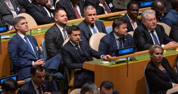 Богдан против Ермака: у кого больше фотографий с президентом