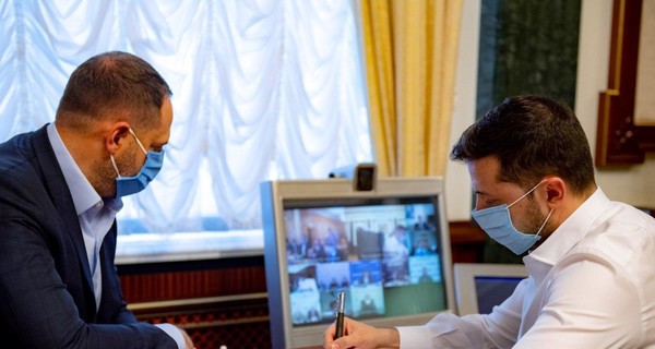 Законопроект 1210 подписан: плюсы и минусы закона, которого никто не видел