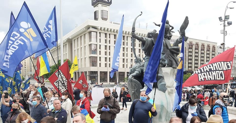 Полиция Киева не нашла нарушений на акции противников Зеленского