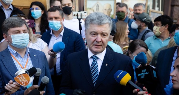 Порошенко перенес похороны отца из-за суда