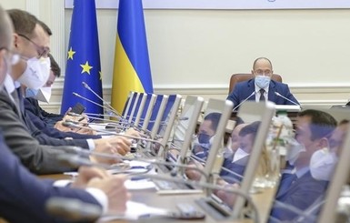 Шмыгаль заявил о возможной остановке общественного транспорта в Украине 