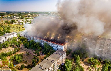 Выпил, закурил, заснул: в Новой Каховке задержали возможного виновника пожара на всей крыше дома