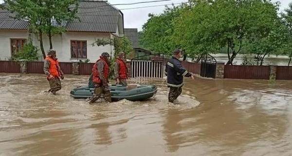 Наводнения на Западной Украине: количество погибших возросло