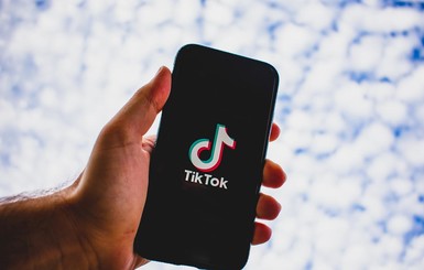 Трамп пригрозил запретить в США TikTok до середины сентября