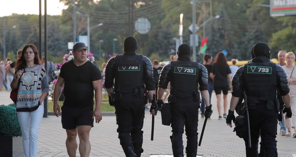 Белорусы о протестах в стране: днем все спокойно, а вечером начинается совсем другая жизнь