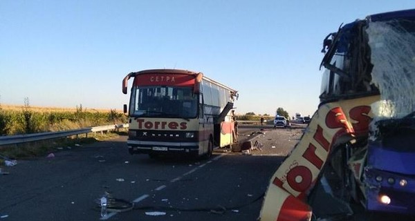 На Кировоградщине столкнулись пассажирские автобусы, погибли двое людей