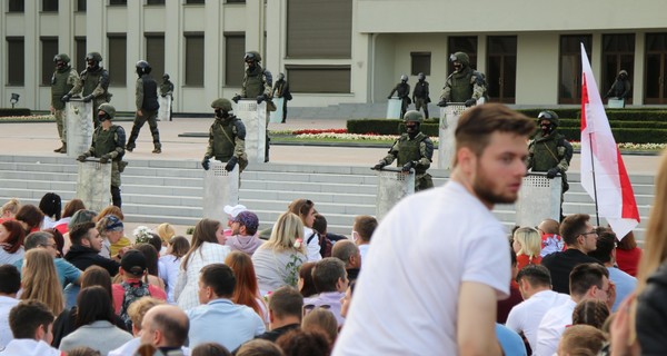 Беларусь сегодня: воскресные митинги, запугивающие смс-ки от милиции и рост цен