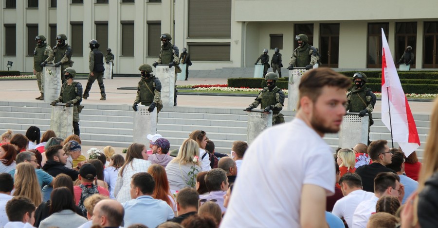 Беларусь сегодня: воскресные митинги, запугивающие смс-ки от милиции и рост цен