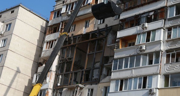 Взрыв на Позняках: пострадавшим начали отдавать личное имущество