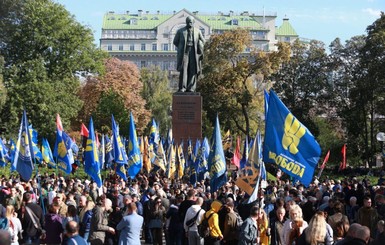 Как в Киеве проходит Марш УПА во время пандемии коронавируса