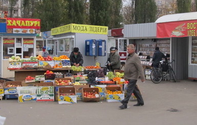 За тысячами незаконных киосков в Киеве стоит 