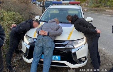 Под Киевом задержали парней, которые устроили стрельбу на заправке