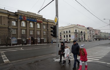 Рождаемость упала, зато приехали военные: сколько на самом деле в Донецке живет людей? 