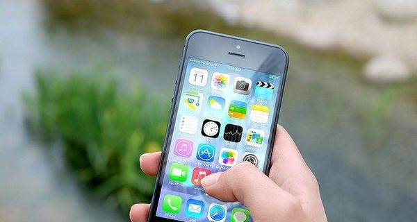 Бразилец выбросил iPhone из самолета. Он уцелел и снял падение на видео