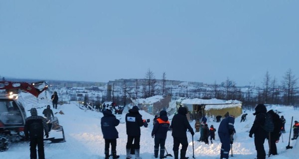 Жертвой схода лавины на курорте в России стала семья с маленьким ребенком