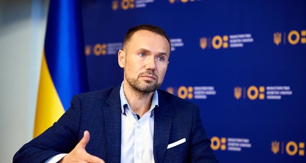 Шкарлет заявил, что мошенники от его имени договариваются по телефону о встрече с педагогами 