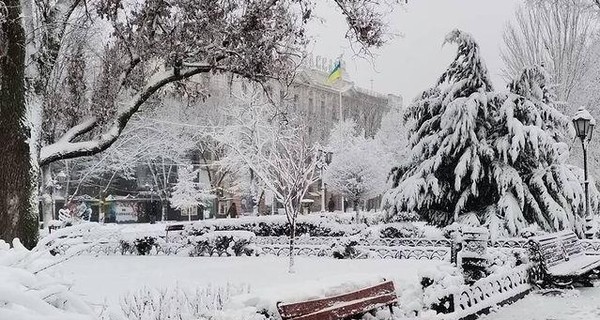 На Львовщине из-за снегопада ограничили движение