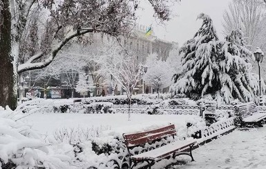 На Львовщине из-за снегопада ограничили движение