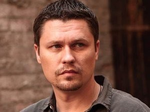 Звезда сериала «Глухарь» Денис Рожков: «Признаю только Новый год и 9 мая» - фото