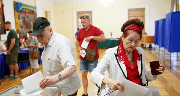 Подсчитаны почти все голоса за границей: здесь в Раду проходят только три партии