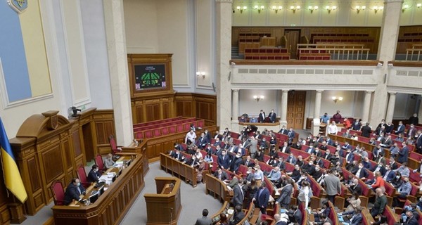 В пресс-службе ВРУ подтвердили, что журналистов заблокированных телеканалов не пустят в Раду