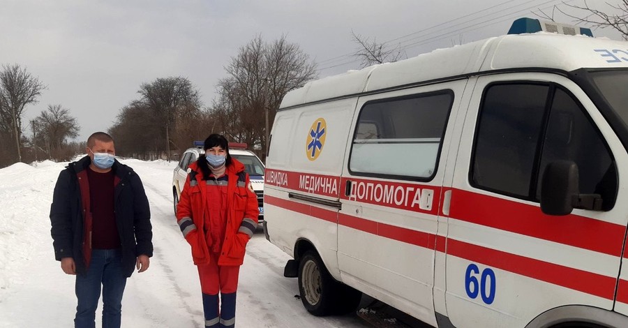 В Черкасской области пациент скорой помощи “без сознания” перегрыз капельницу