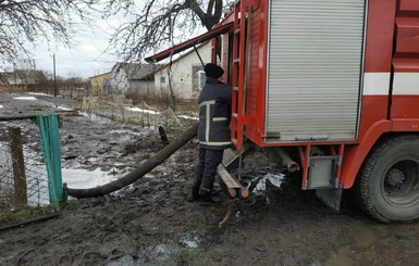 Четырем областям Украины грозят подтопления