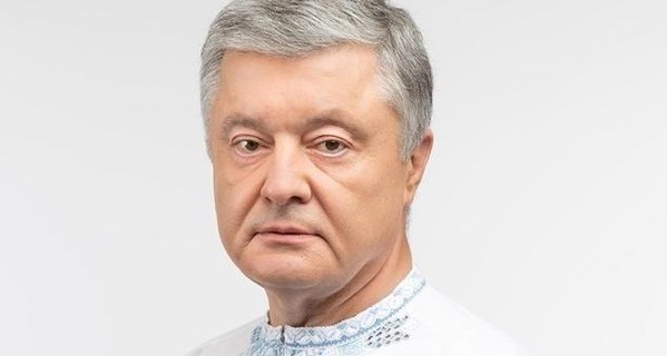 Блогер: Власть своими руками садит Порошенко в президентское кресло