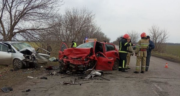 В смертельном ДТП на Николаевщине пострадали двое военных