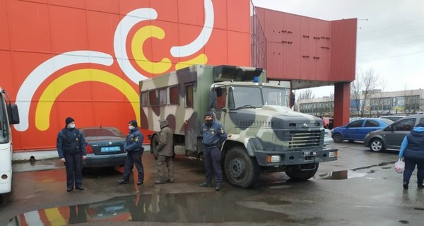 В Николаеве десятки нацгвардейцев закрывали рынок, предприниматели бунтовали