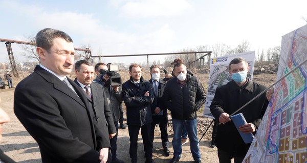 Факт. Міністр розвитку громад та територій Чернишов і міський голова Дніпра Філатов оглянули Індустріальний парк