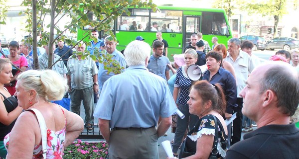 Депутаты рассказали о нападении на участников митинга в Харькове 