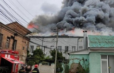 В Виннице сильный пожар в офисном центре, есть погибшая