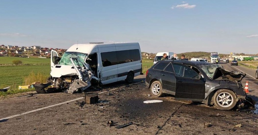 На Ровенщине в жутком ДТП погибла семья с младенцем