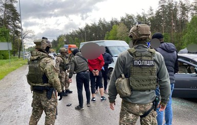 Под Киевом задержали банду, совершавшую разбойные нападения и пытавшую людей утюгом