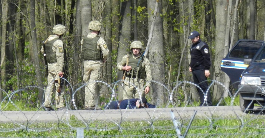 На Донбассе снайпер застрелил украинского бойца